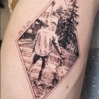 Lattuada-Tattoo_father_daughter_picture_leg_calf_realism